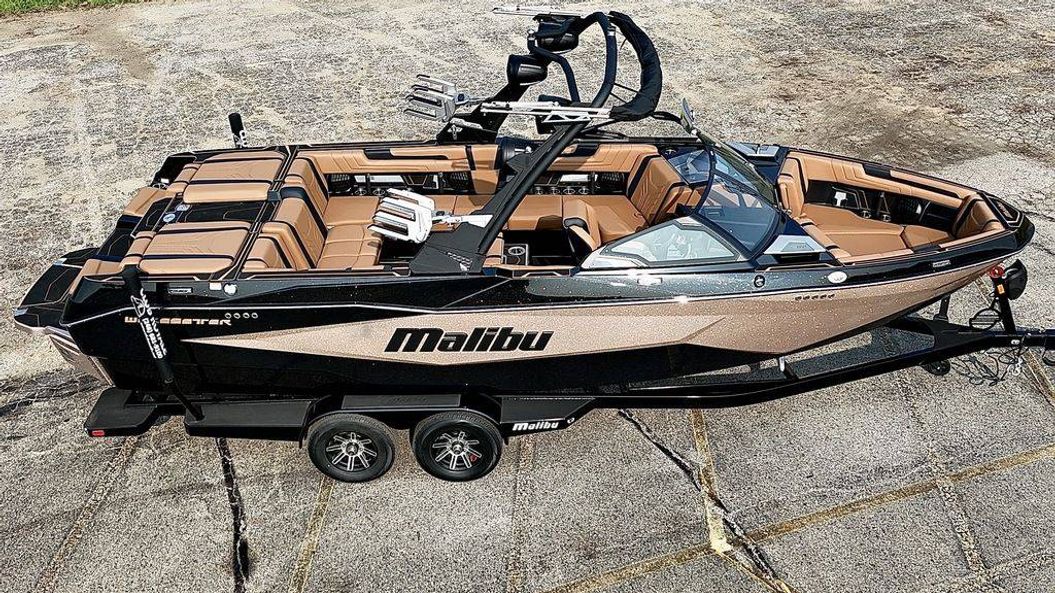 2025 Malibu Boats 25 LSV